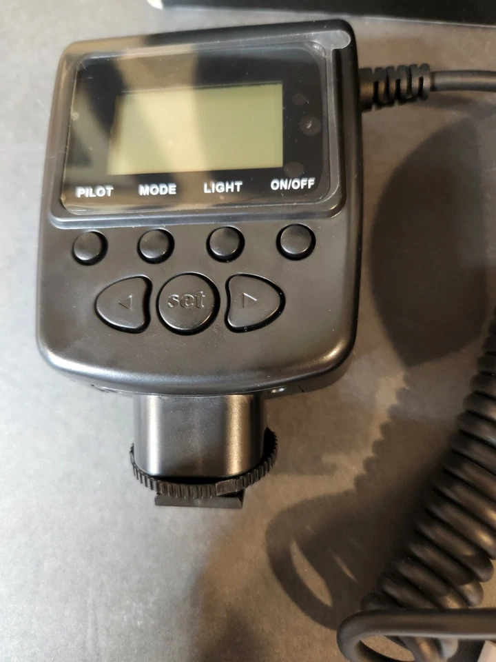 Led Ring Flash 550D 600D Camera Open Box - TESTED with Manual... - Image 4 of 4