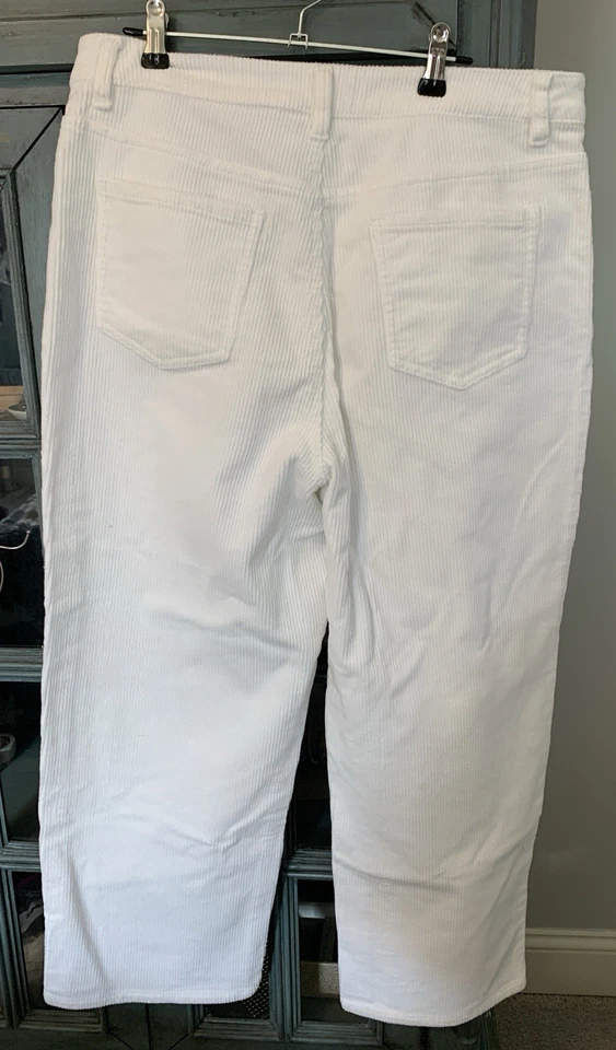 Womens Charter Club Cropped Cordoroy Pants. Size 12 - Image 2 of 4