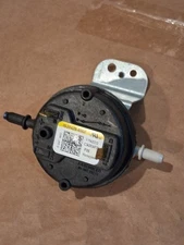 Honeywell C342634P36 Furnace Air Pressure Switch IS20428-6007 P36