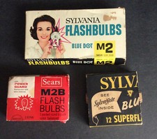 Lot of Vintage Flashbulbs Sylvania Blue Dot M2, and Sears M2B qty 21 Total 