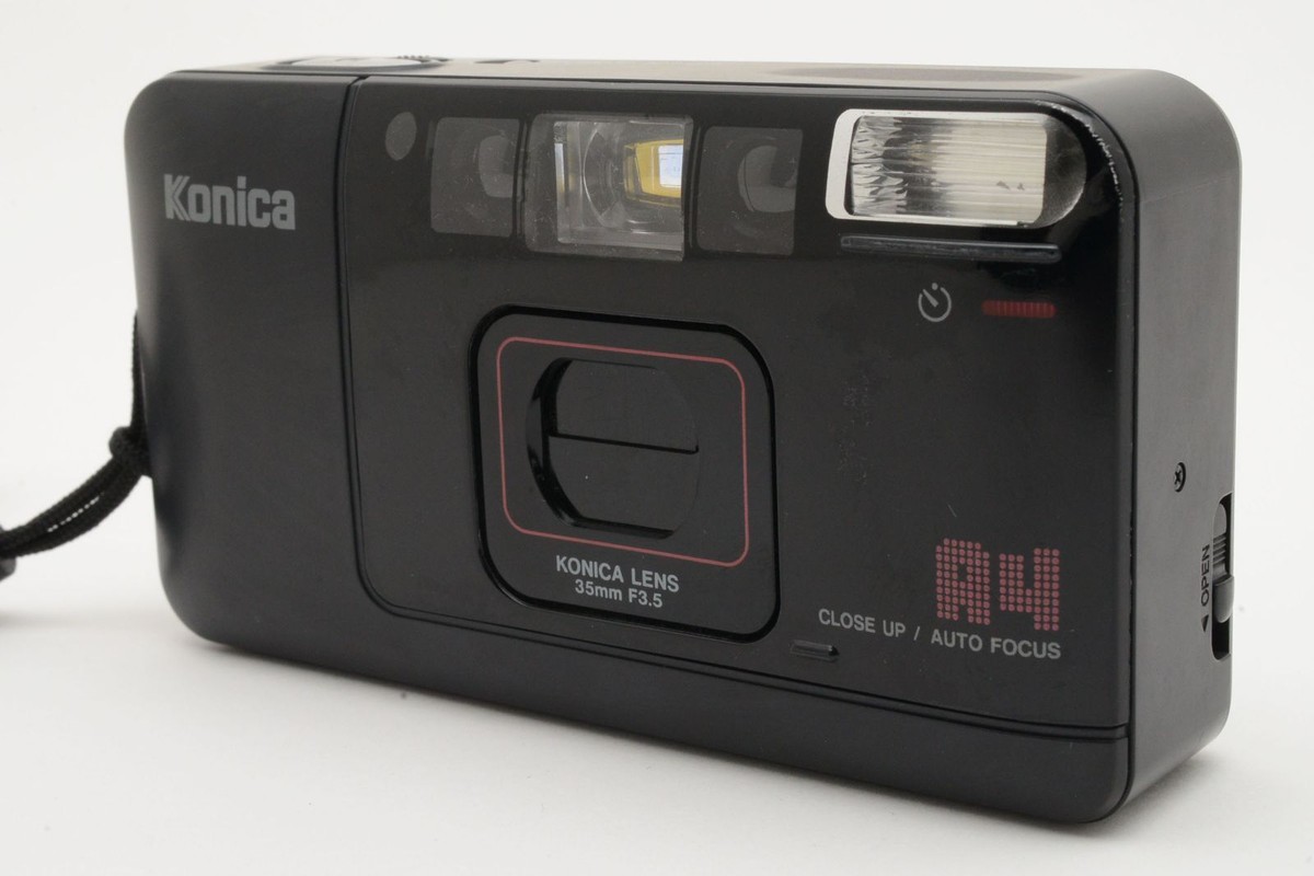 KONICA　BIGMINI　A4 2 Broken Konica Big Mini A4 — Point and shoot cameras at