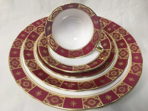 (20 Pieces) Aynsley Burgundy & Gold (Four) 5-PIECE PLACE SETTINGS #126 - Picture 1 of 12