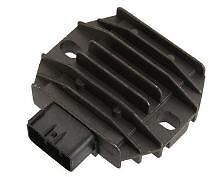 Régulateur tension Suzuki LTR 450 évite les pannes de batterie