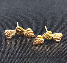 VTG 14K Bi Gold CU Stamped Foliage Stud Earring Pair .25g