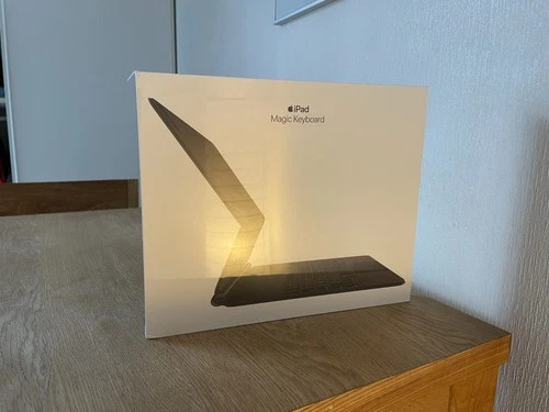 Apple magic keyboard Ipad PRO 12.9" ITALIEN noir - Neuf jamais ouvert