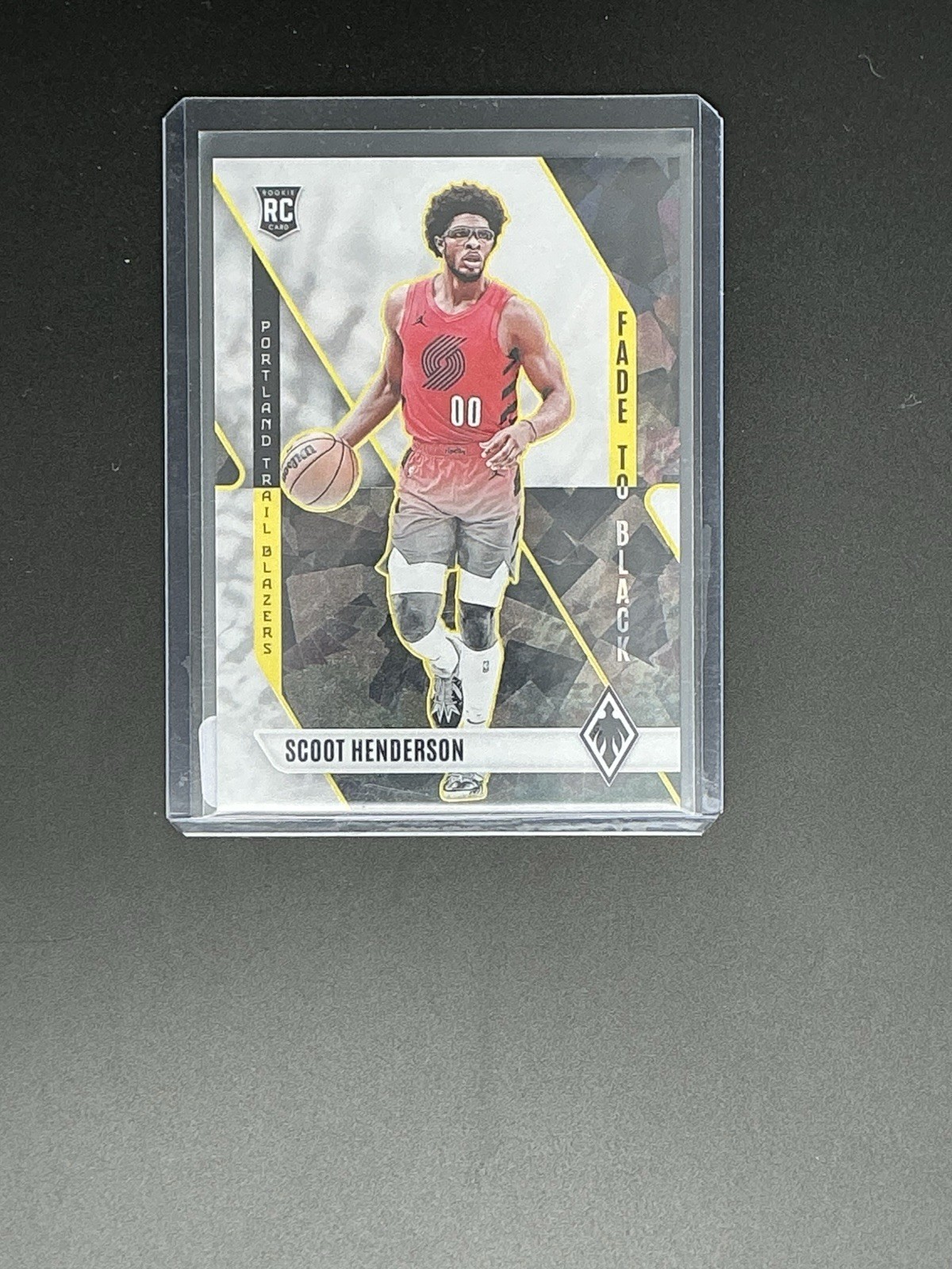 2023-24 Panini Phoenix Scoot Henderson Fade To Black White Ice RC /125 #6