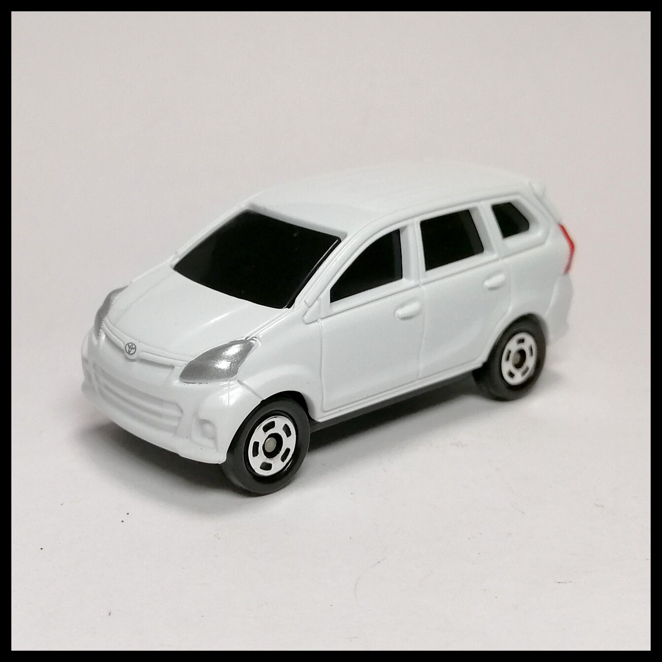 toyota avanza toy car