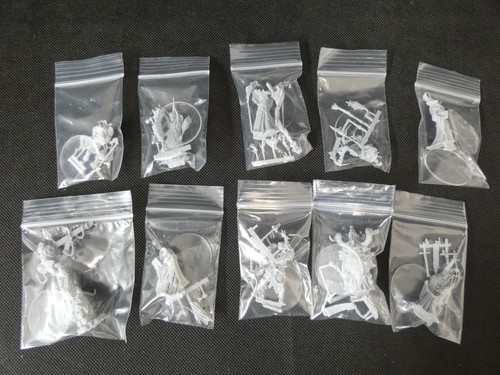 Bundle of Unpainted Wargame / RPG Miniatures D&D, Age of Sigmar Etc (Haw)
