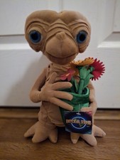 Et The OG Extra-Terrestrial Plush Stuffed Animal Holding The Infamous Flowers