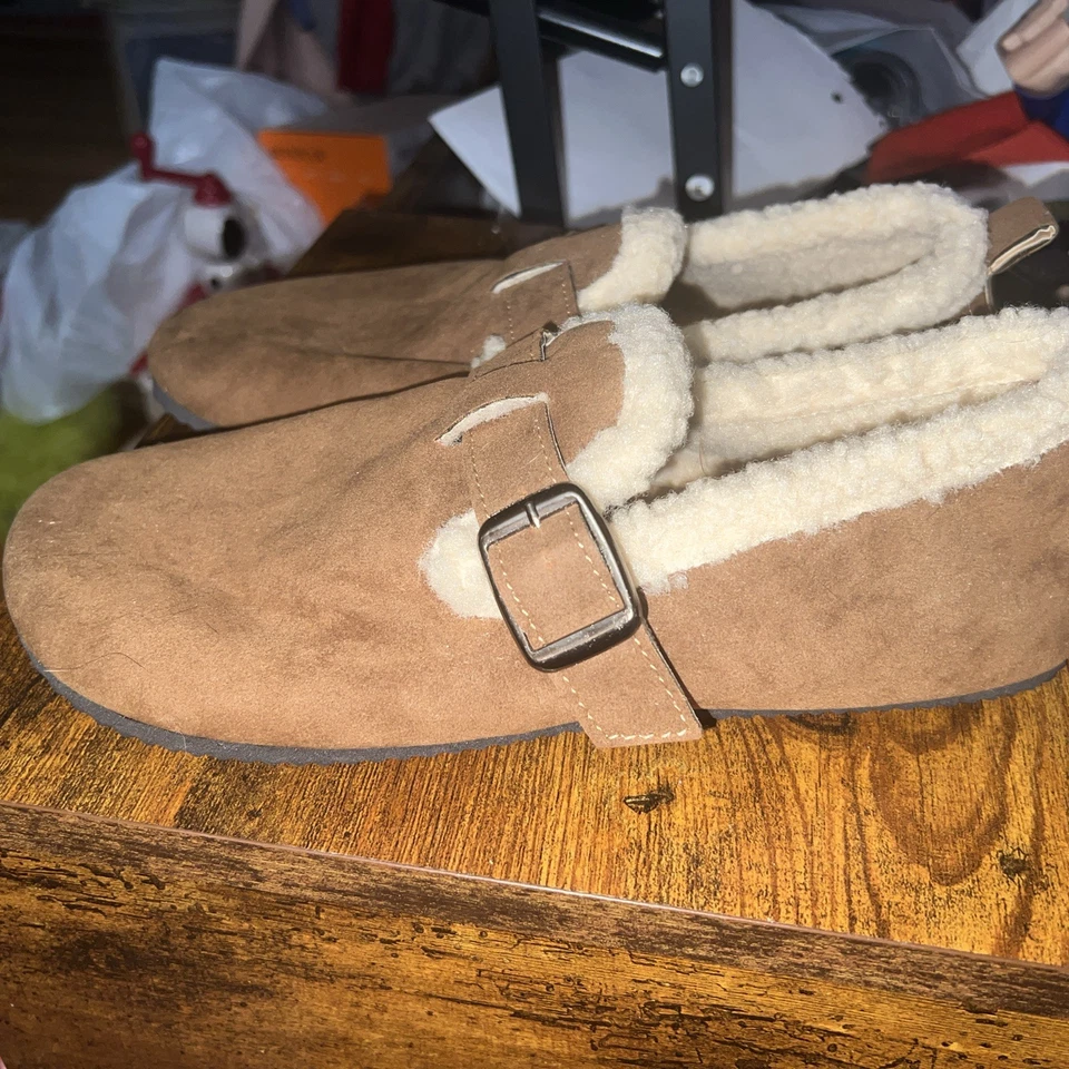 Zuecos forrados de vellón para mujer, hebilla, tostados y crema, talla 40/US 9, nuevos Foto 2 de 4