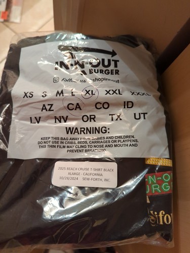 T-SHIRT NUOVA IN N OUT BURGER 2025 BEACH CRUISE NERA, CALIFORNIA X LARGE - Foto 1 di 3