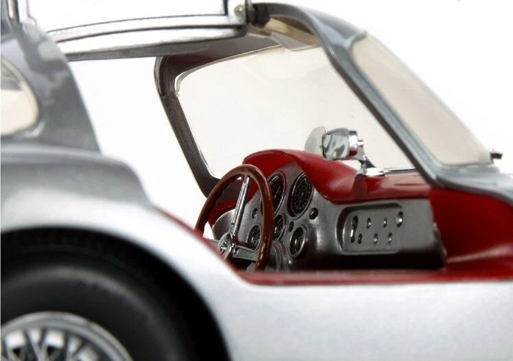 Mercedes Benz 1:12 GT coche de carreras personalizado carrocería metálica modelo 18 carreras Foto 4 de 4