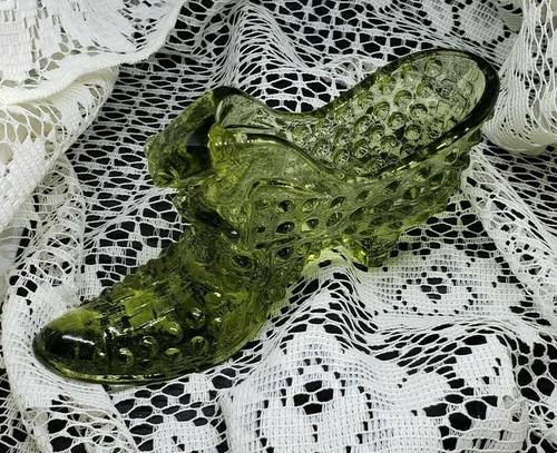 Fenton Boyd Daisy & Button Green Cat Head Glass Slipper Shoe