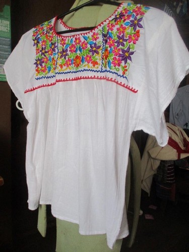Vintage Mexican Embroidered Womens' White Top Blouse 100% Cotton - Picture 2 of 6