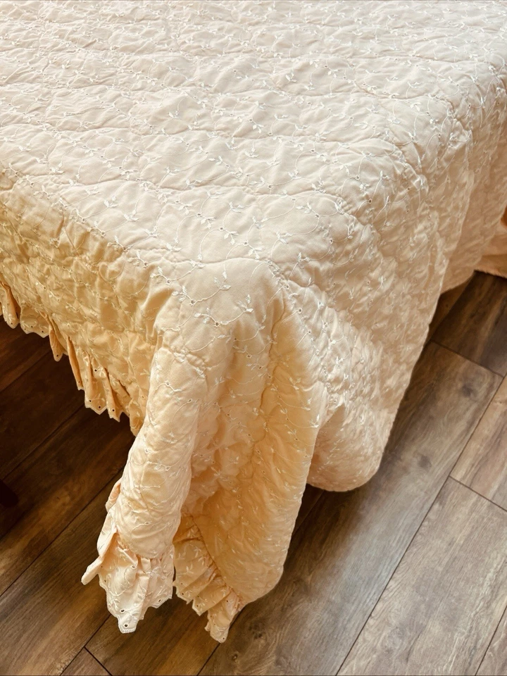 Vintage JC Penney Bedspread Peach With White Eyelet 90” X 106” Plus Large Ruffle - Image 4 of 4