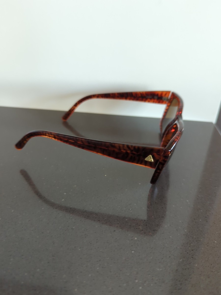 Vintage Liz Claiborne Jackie O Type Tortoise Tone Sunglasses  display picture 1