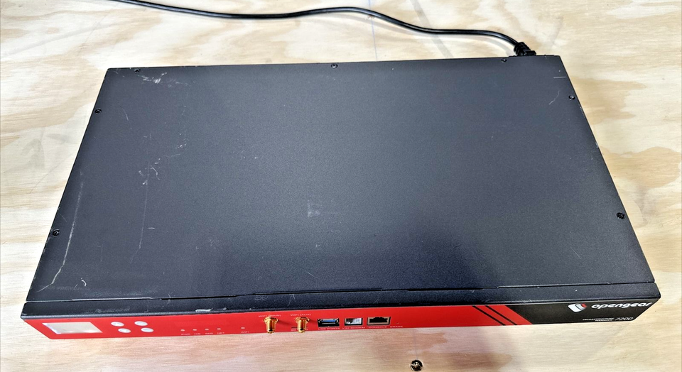 Gestionnaire D'infrastructure Opengear IM7216-2-DAC-LV 16 Ports - Firmware 5.2.4 - Occasion