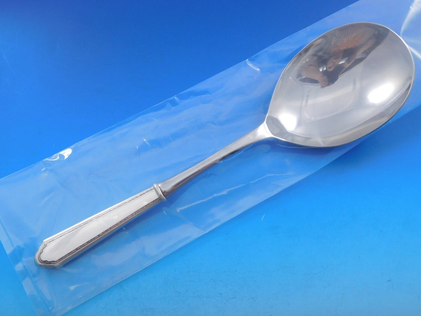 William and Mary by Lunt Sterling Silver Casserole Spoon HH WS 11 1/4" Custom
Opens in a new window