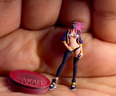 1/64 sexy game Girl Akali figure includ bottom fit 1:64 car street DIORAMA  | eBay