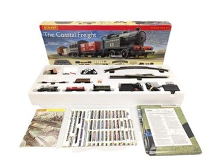 HORNBY R1111 The Coastal Freight Train Set OO Gauge 0‑4‑0T Loco Coach Wagon S40