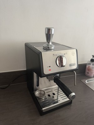 DeLonghi ECP35.31 Kaffeevollautomat mit Milchaufschäumer 