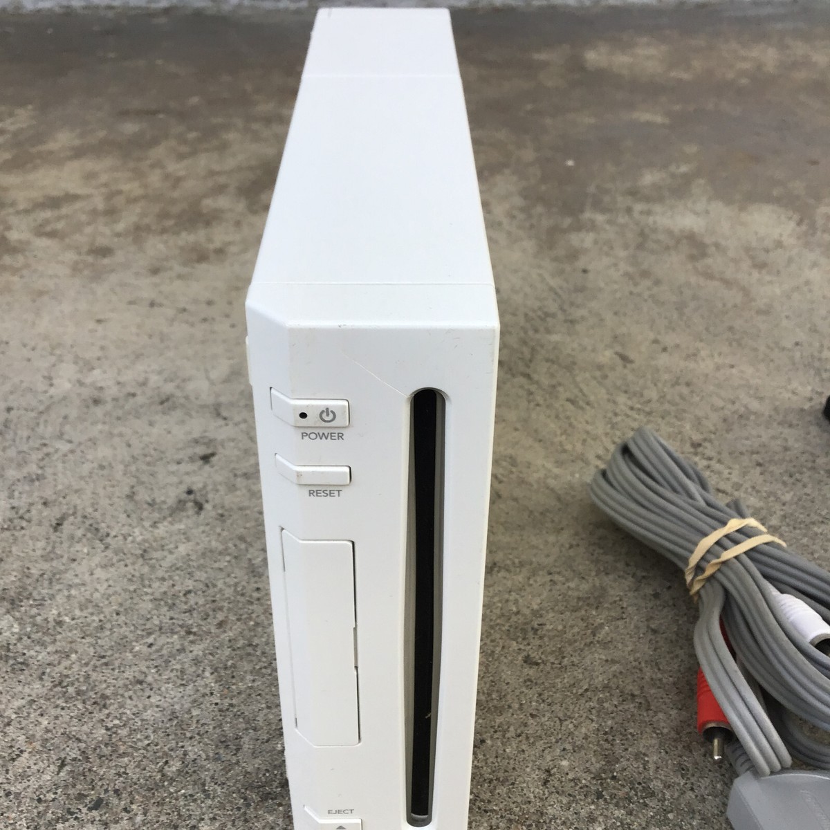 Nintendo Wii White Console RVL-001 with Sensor Bar & Cables