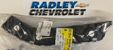NEW GM OEM 17-18 CADILLAC XT5 REAR BUMPER- GUIDE BRACKET LEFT GMC 84169339
