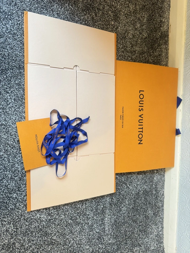 LV Louis Vuitton middleman Empty Gift Box & carrier bag size 30/27/14cm - Image 4 of 4