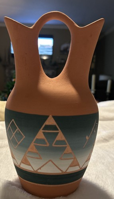#ad Jeanne High Elk Sioux Lakota Wedding Vase 10” Signed Etched Pottery New W Tags $130.00