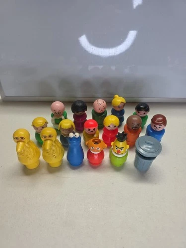 Vintage Lot Of 17 Fisher Price Little People Figures Sesame Street