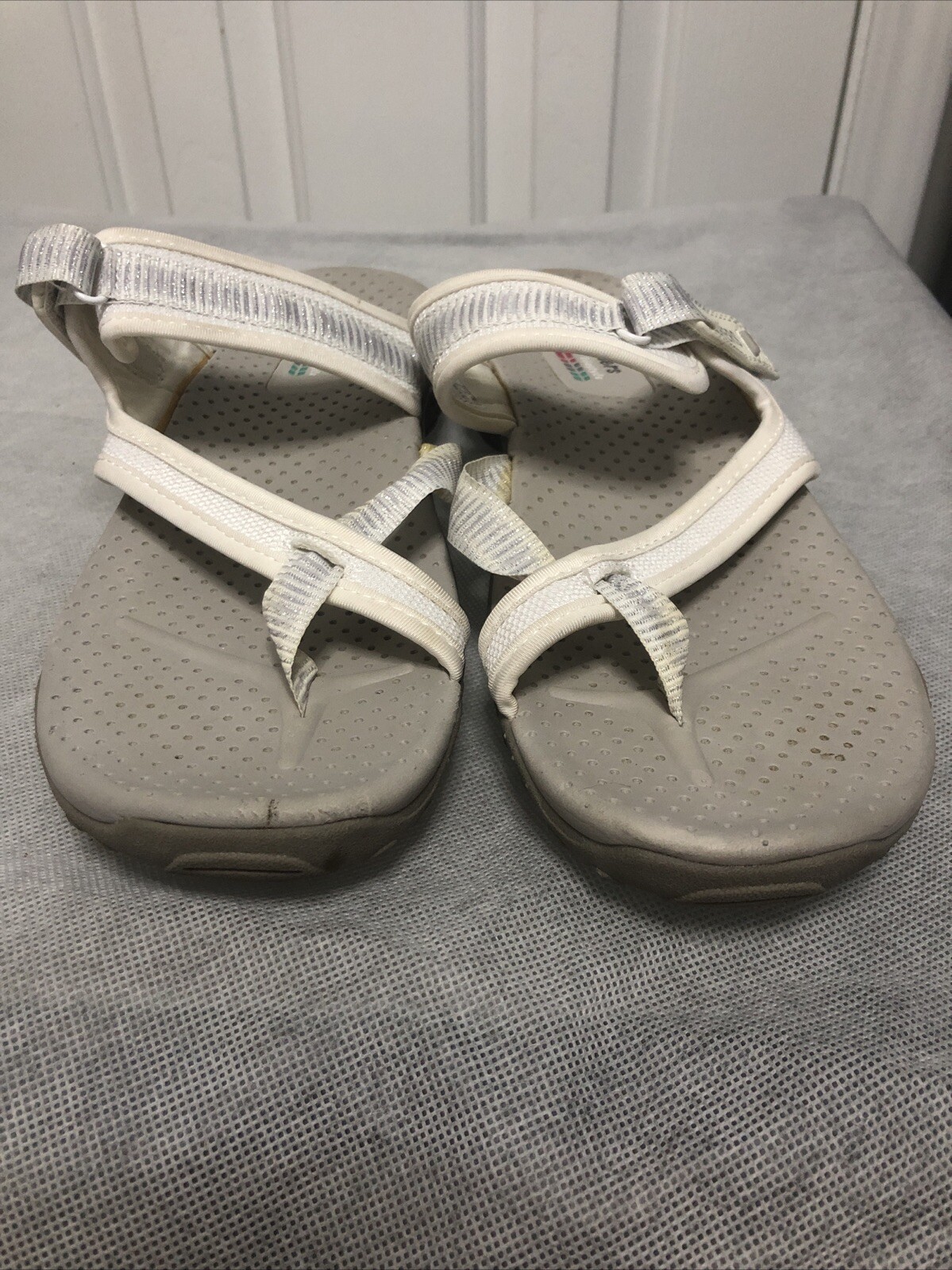 Skechers Reggae Womens White Sandals Size 11 US Comfortable Casual Style