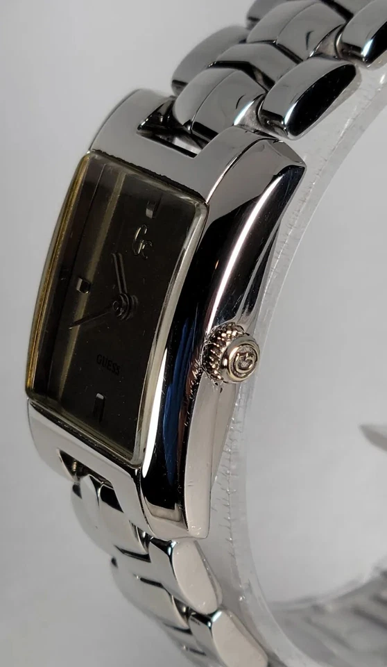 GUESS COLLECTION Women's Stainless St Water Resistan 30M Silver Green Dial 20x29 - Image 3 of 4