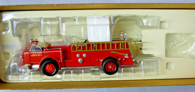 Corgi Classics American LaFrance 700 open cab pumper Washington, DC 1:50th