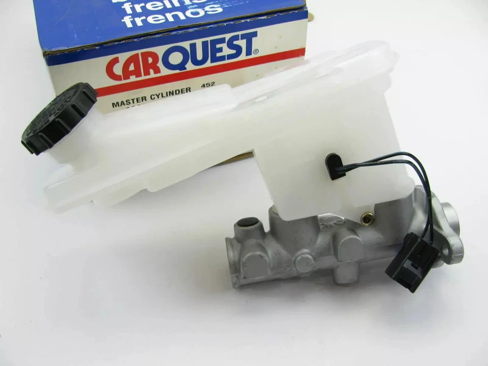 Cilindro maestro de freno Carquest E151694 - Mazda MPV MC390602 2000-2001 Foto 3 de 3