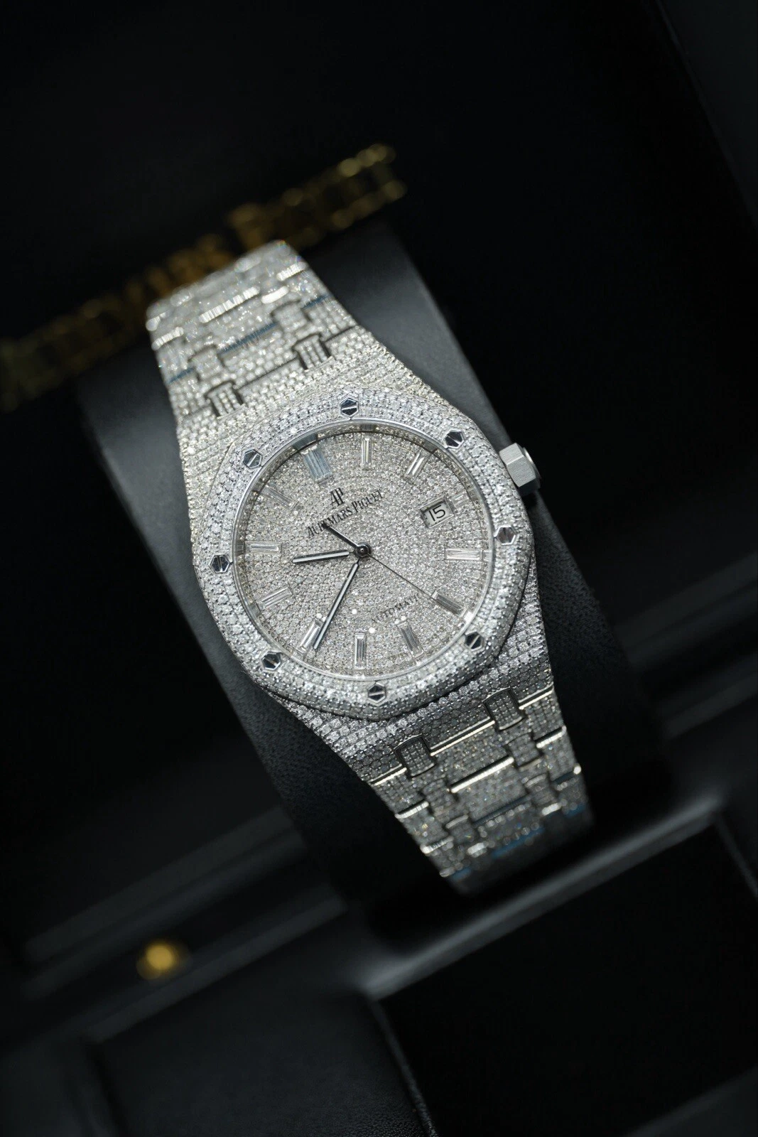 Audemars Piguet — Audemars Piguet Royal Oak Bussdown Diamond Set 15400 With Box - Amazing Setting