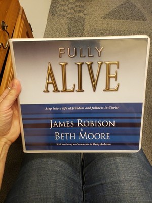 Fully Alive - James Robinson Beth Moore - Set of 6 Cassettes