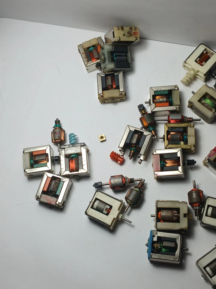 Motor de carro vintage Mabuchi RIGGEN HO caça-níqueis Strombecker Japão MOTORES não testados - Imagem 2 de 4