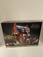 LEGO 21325 Ideas: Medieval Blacksmith - Facto...