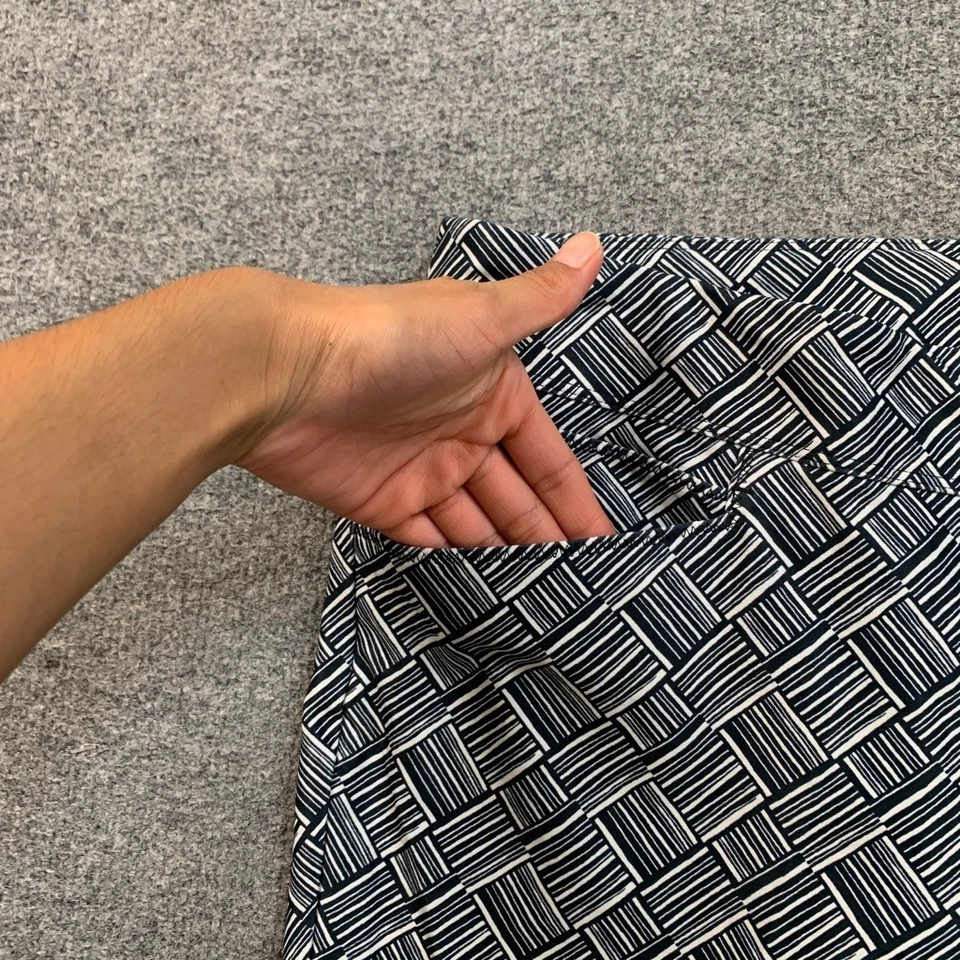 Pantalones Adidas Para Mujer M Medianos Gris Blanco Estampado Completo Frente Plano Golf Recortados Foto 3 de 4