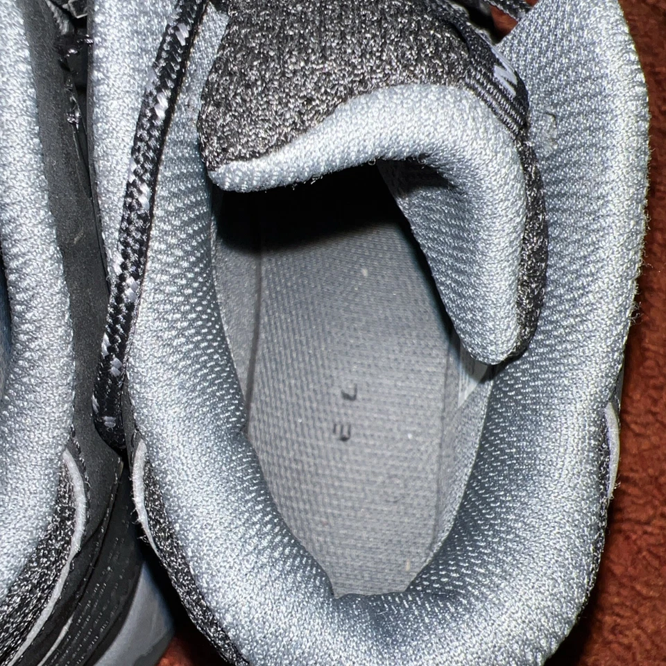 Bota de Senderismo Merrell Oakcreek Mid Lace Impermeable para Niños - Talla 2M Negra + Gris Foto 4 de 4