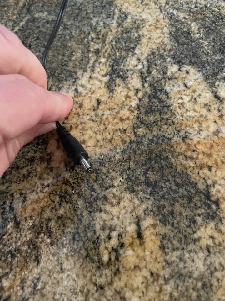 Rocketfish RF-G1182 HDMI Splitter - Replacement AC/DC 5V 1000mA Adapter - Image 3 of 4