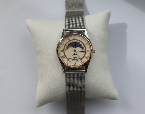 Quartz watch LUCH with Real Moon Phases Calendar, Moonphase watch USSR - Picture 11 of 11