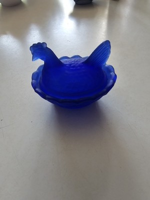 VINTAGE BOYD  HEN ON NEST SALT CELLAR, DIP, MATTE BLUE EXTREMELY RARE