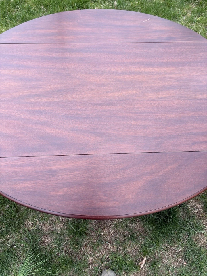 Impresionante Mesa de Centro Henkel Harris Genuina Hoja Caída Ovalada Foto 4 de 4