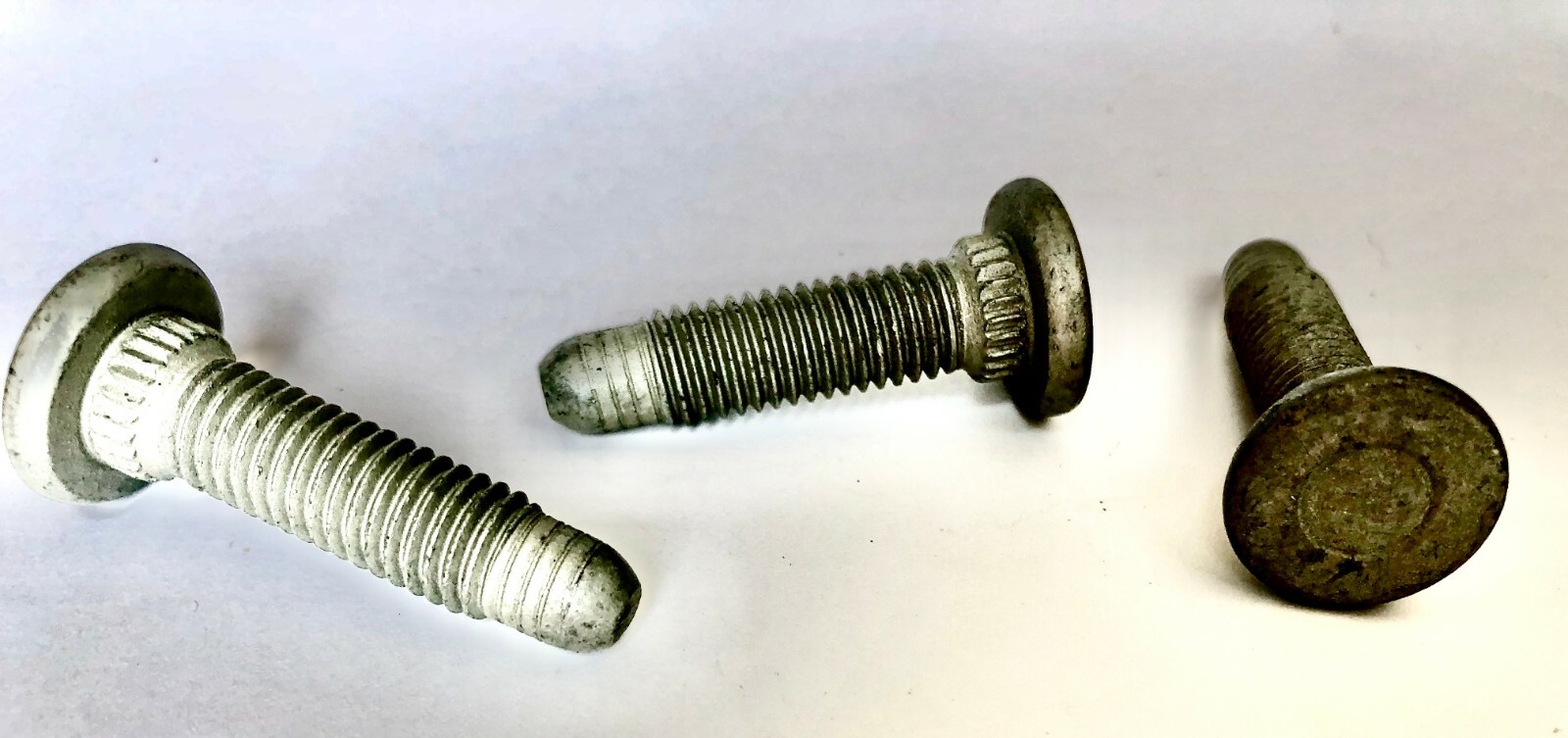 15Pack M101.5 x 40 mm MatPoint KnurledNeck Carriage/Stake Bolt