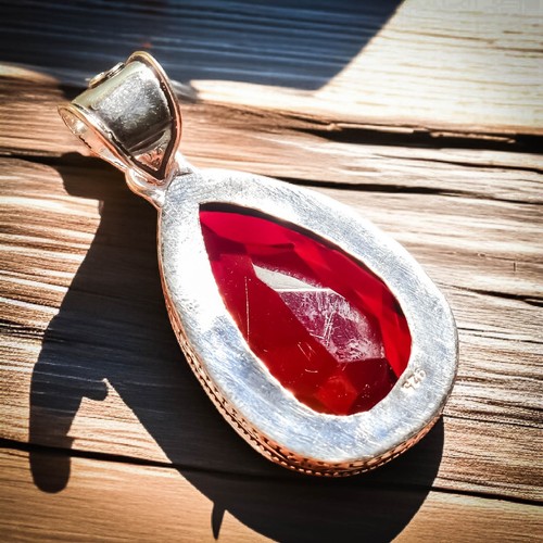 Red Garnet Gemstone Pendant Vintage 925 Sterling Silver Handmade Jewelry - Picture 3 of 4