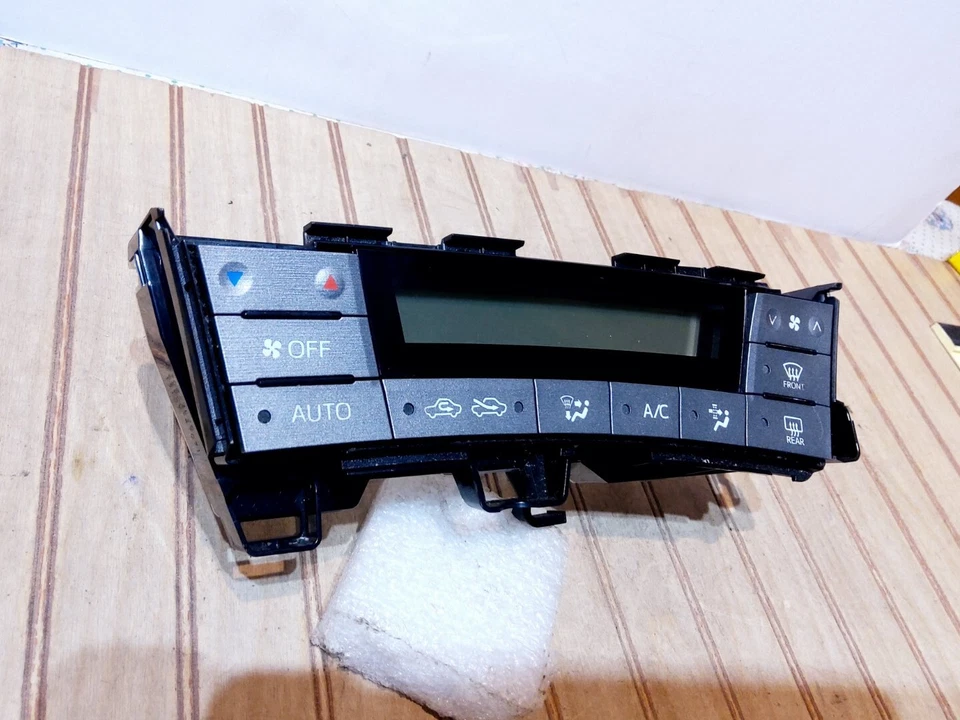 Toyota Prius 2012 identificación de control de clima 5590047071 Vin DN y DP en séptimo y octavo dígito  Foto 3 de 4