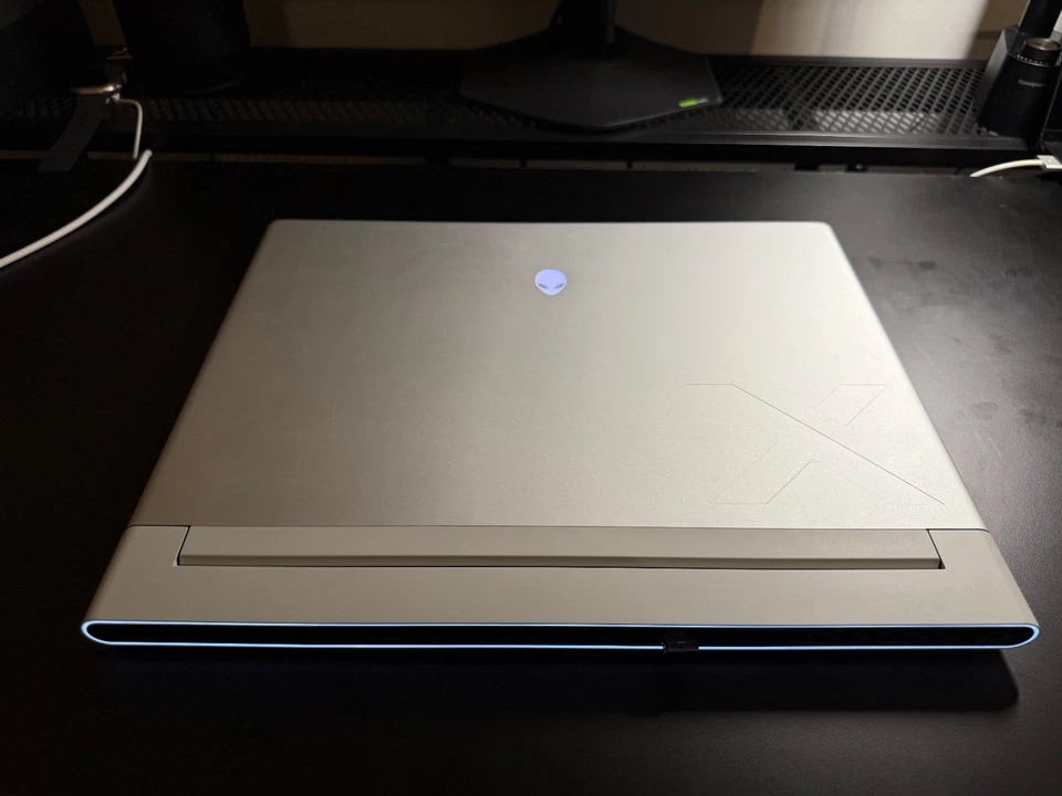 Like New Alienware x16 R1 · i9 RTX 4080 · 32GB RAM · 3TB SSD · CherryMX Keyboard - Image 2 of 4