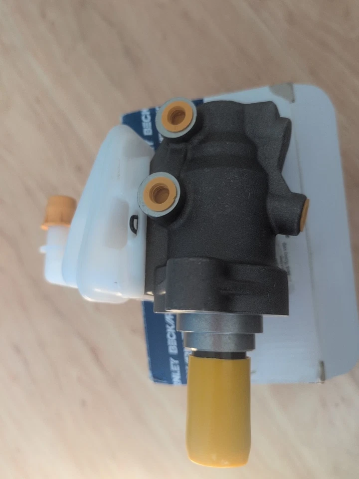 Beck Arnley 072-9662 Brake Master Cylinder for Nissan Murano 2003-2005 - Image 2 of 4