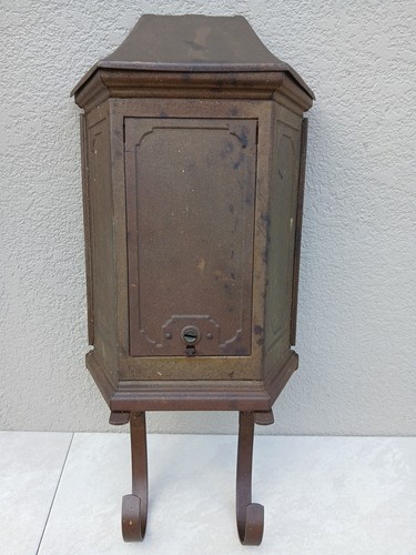 Vintage Tudor Mailtainer P.N. Co. Fulton, IL Metal Wall Mount Mail Box Mailbox